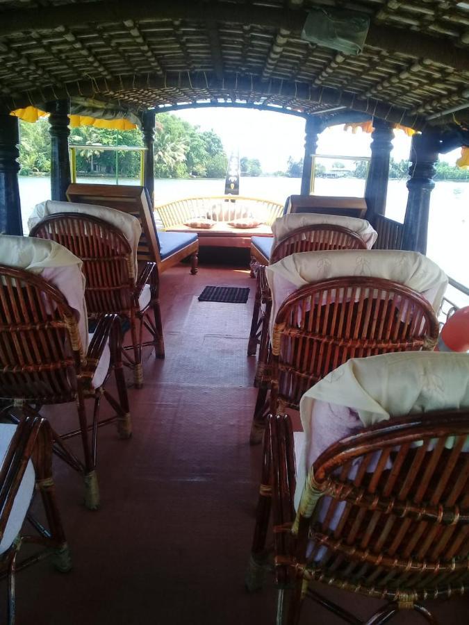 Marari Sibiya Beach Villa Mararikulam Eksteriør bilde